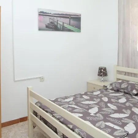 Antuan * Velipojë