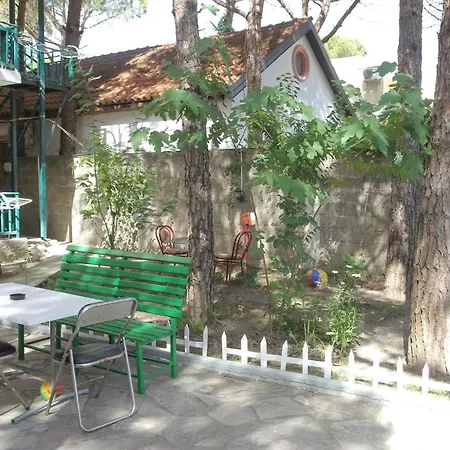 Homestay Antuan Velipoje