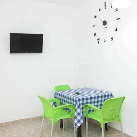 Antuan Homestay *